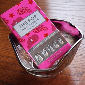 Red Aspen Nail Dashes "All Hat No Cattle, Etta" Silver Metallic Short Almond